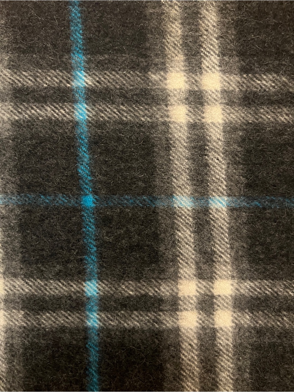 Authentic Burberry Children’s Plaid Cashmere Scarf - Picture 5 of 5